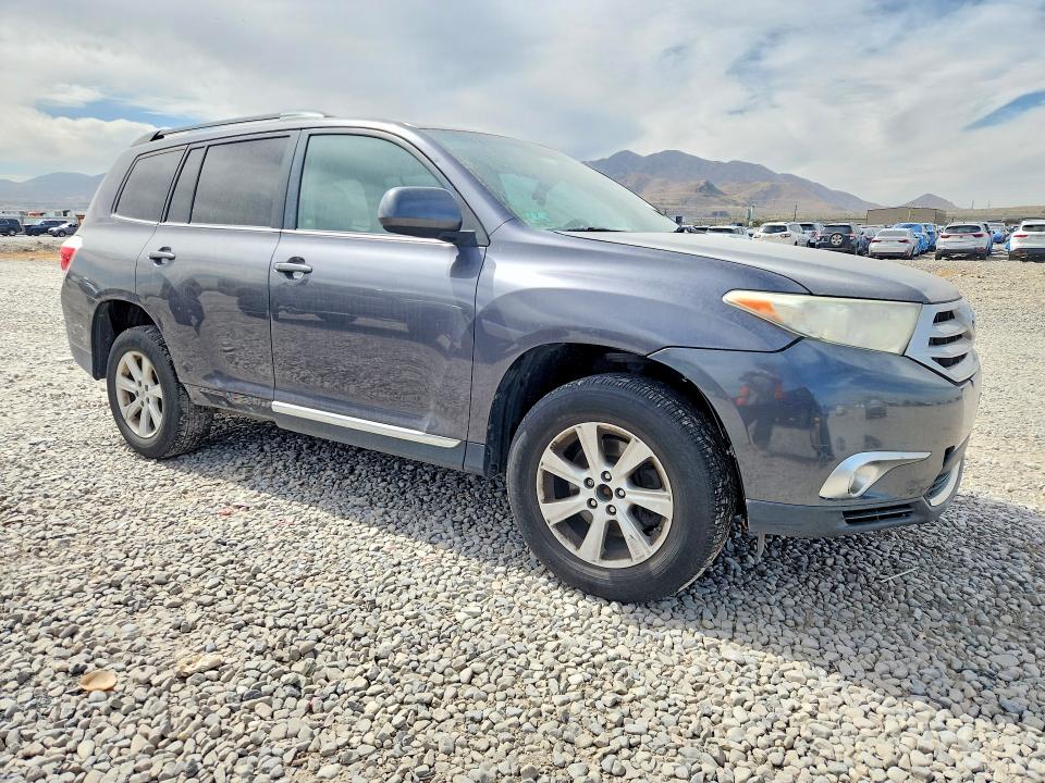 2011 Toyota Highlander მანქანა იყიდება აუქციონზე, vin: 5TDBK3EHXBS073248, აუქციონის ნომერი: 68732386