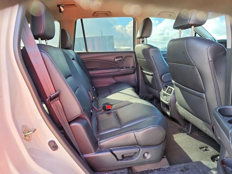 70097326 :رقم المزاد ، 5FNYF5H64HB004427 vin ، 2017 Honda Pilot مزاد بيع