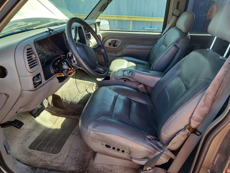 70790606 :رقم المزاد ، 1GNFK16R9XJ574432 vin ، 1999 Chevrolet Suburban مزاد بيع