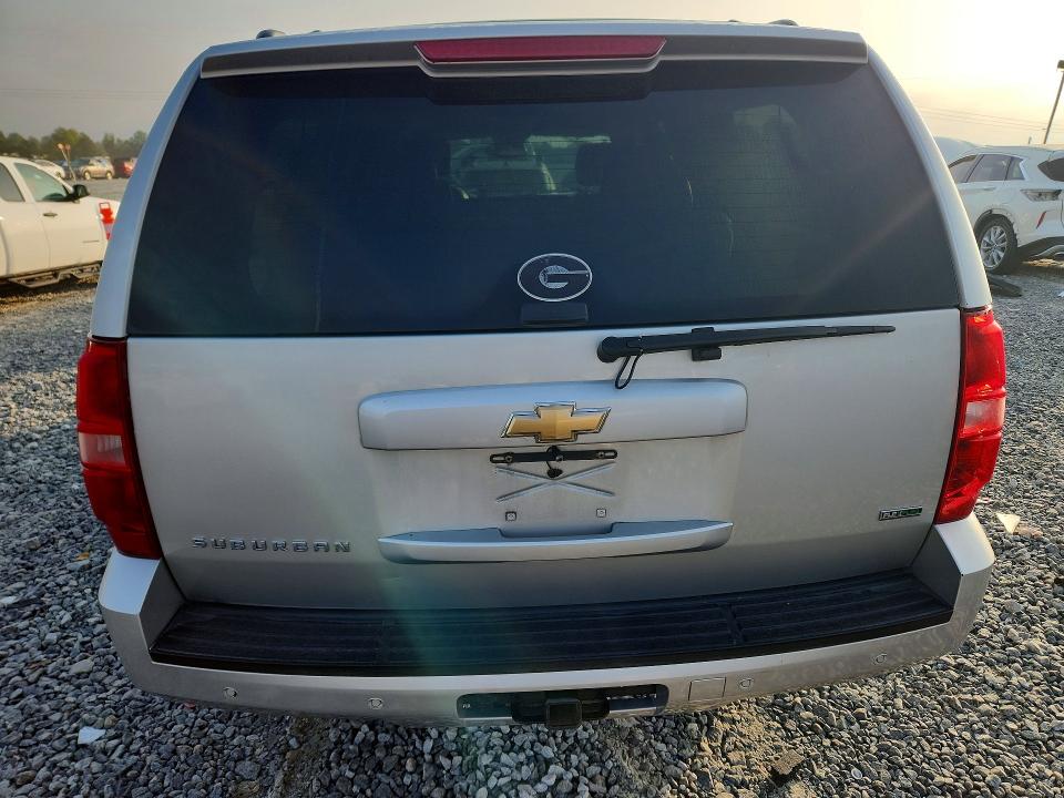 69041246 :رقم المزاد ، 1GNSCJE04BR346332 vin ، 2011 Chevrolet Suburban مزاد بيع