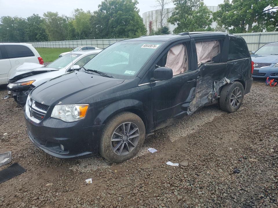68449576 :رقم المزاد ، 2C4RDGCGXHR766090 vin ، 2017 Dodge Grand Caravan مزاد بيع