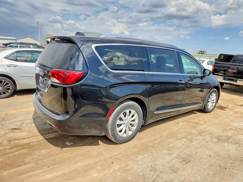 Продажа на аукционе авто 2018 Chrysler Pacifica, vin: 2C4RC1BG8JR142005, номер лота: 67522096