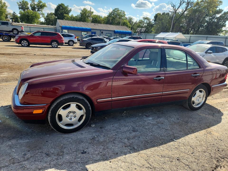 Auction sale of the 1999 Mercedes-benz E, vin: WDBJF70H0XA825525, lot number: 70077006
