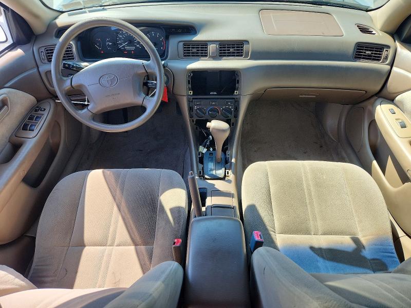 69296696 :رقم المزاد ، 4T1BG22K61U870906 vin ، 2001 Toyota Camry مزاد بيع
