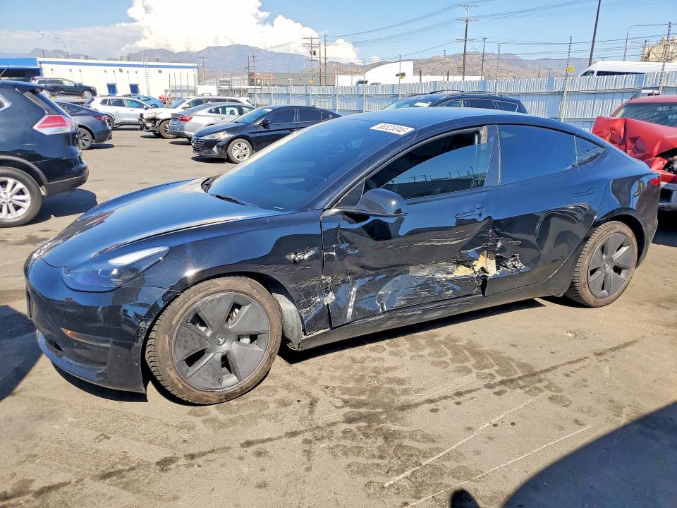68325046 :رقم المزاد ، 5YJ3E1EA1NF353717 vin ، 2022 Tesla Model 3 مزاد بيع