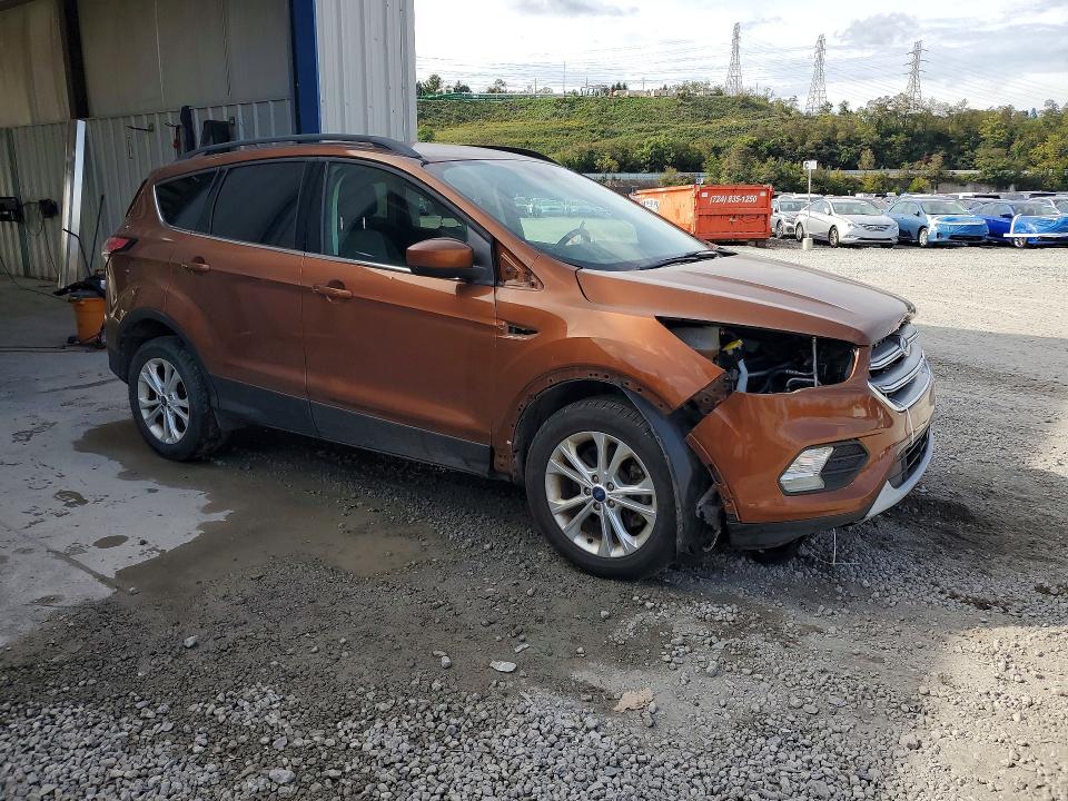70992186 :رقم المزاد ، 1FMCU9G91HUB98307 vin ، 2017 Ford Escape مزاد بيع