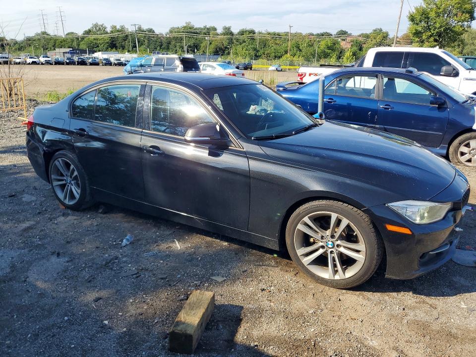 67284976 :رقم المزاد ، WBA3A5G53DNN66104 vin ، 2013 Bmw 328 مزاد بيع