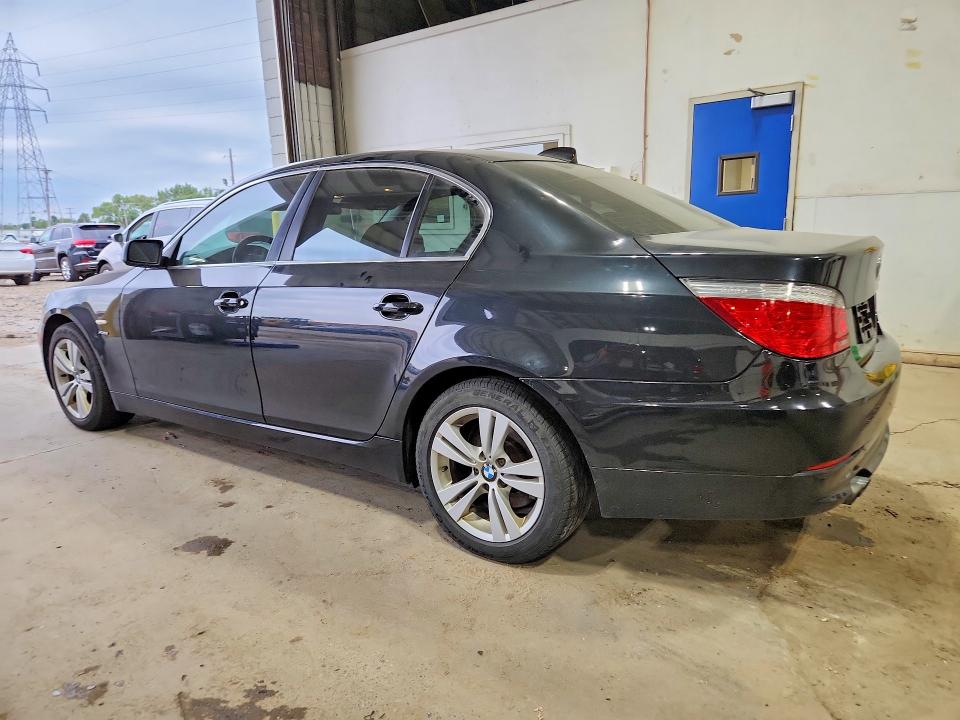 70909536 :رقم المزاد ، WBANV1C51AC388826 vin ، 2010 Bmw 528 مزاد بيع