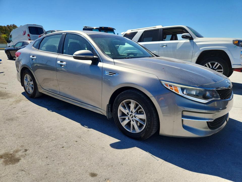 2018 Kia Optima მანქანა იყიდება აუქციონზე, vin: 5XXGT4L39JG178587, აუქციონის ნომერი: 70186086