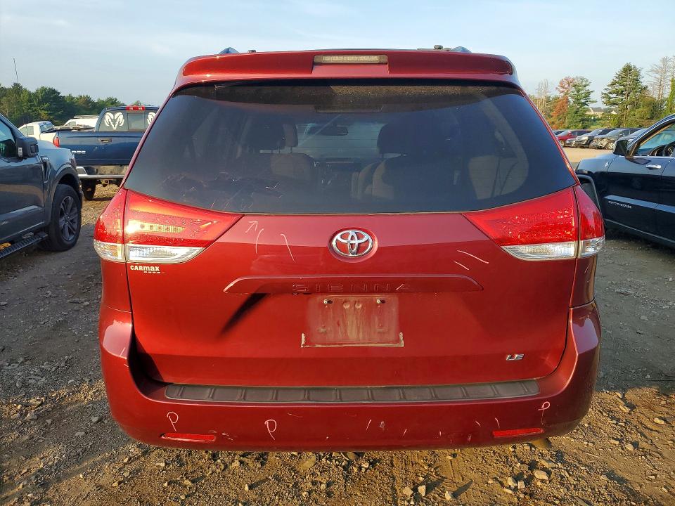 67455346 :رقم المزاد ، 5TDKK3DCXCS207974 vin ، 2012 Toyota Sienna مزاد بيع