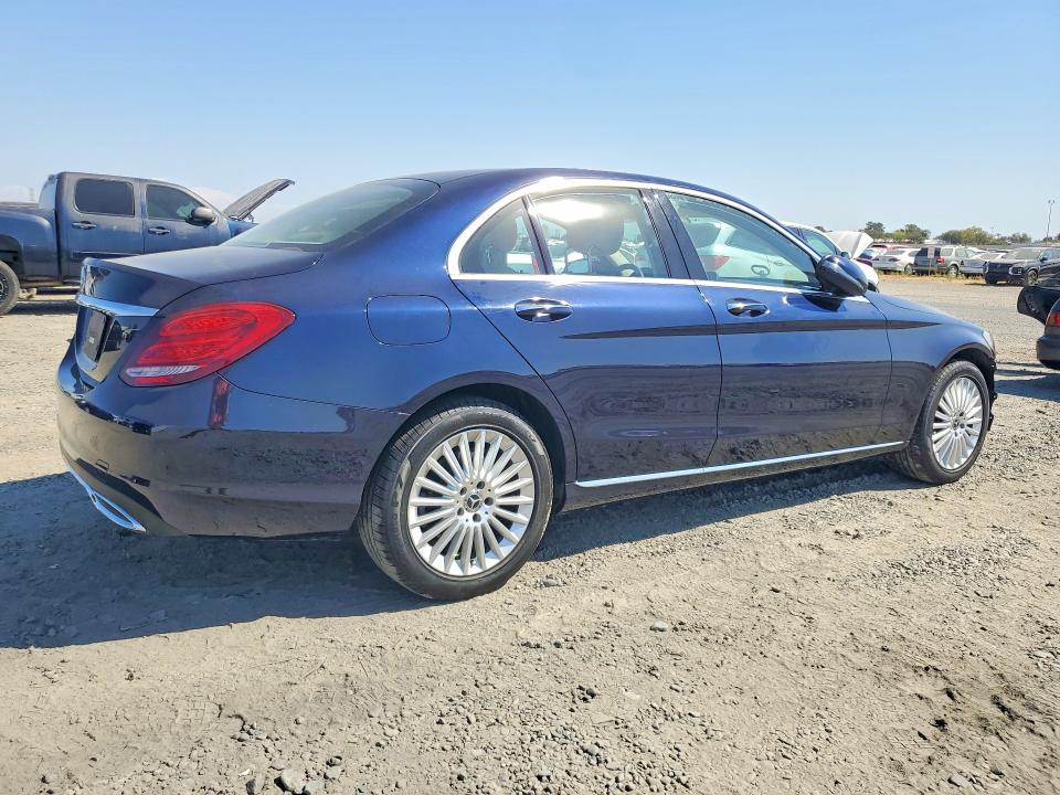 2017 Mercedes-benz C მანქანა იყიდება აუქციონზე, vin: 55SWF4JB0HU225367, აუქციონის ნომერი: 69798806