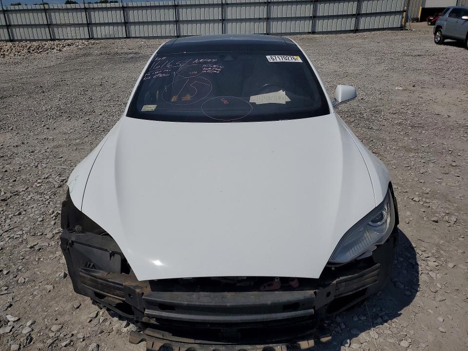 Продажа на аукционе авто 2015 Tesla Model S, vin: 5YJSA1H22FFP74956, номер лота: 67170276