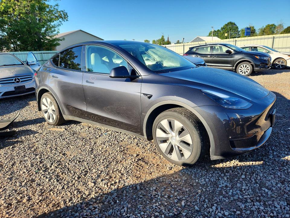 Продажа на аукционе авто 2024 Tesla Model Y, vin: 7SAYGDEE4RF995605, номер лота: 69069266