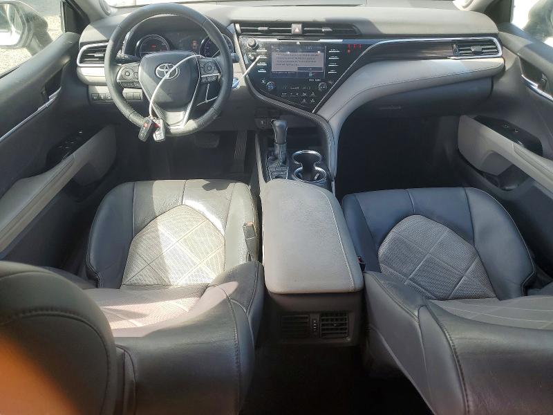 70110356 :رقم المزاد ، 4T1B21HK9JU509637 vin ، 2018 Toyota Camry Hybrid مزاد بيع