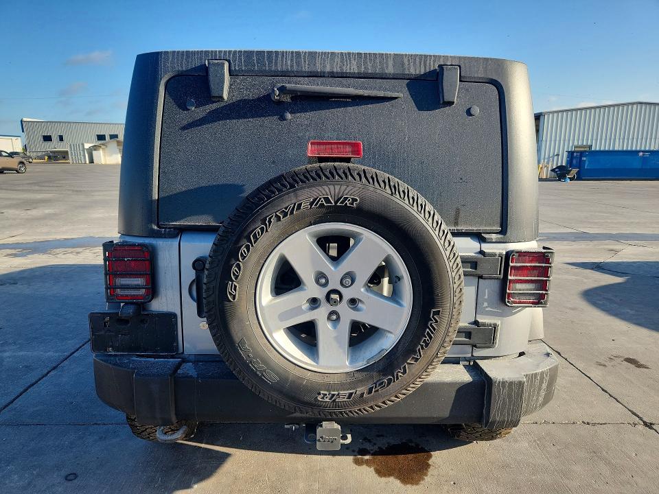 2015 Jeep Wrangler Unlimited მანქანა იყიდება აუქციონზე, vin: 1C4BJWDG9FL524044, აუქციონის ნომერი: 68774246