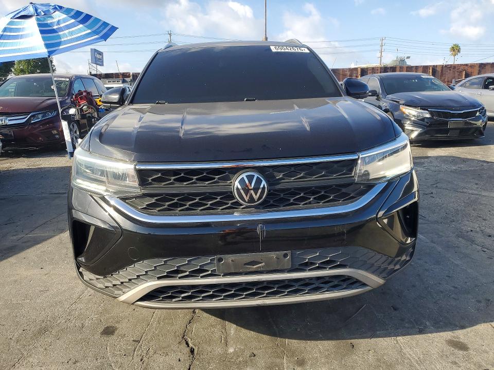 Продажа на аукционе авто 2022 Volkswagen Taos, vin: 3VVRX7B24NM015228, номер лота: 69042676