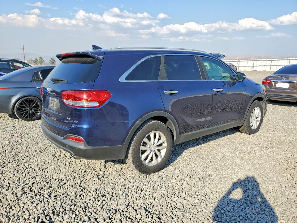69261986 :رقم المزاد ، 5XYPG4A33HG265589 vin ، 2017 Kia Sorento مزاد بيع