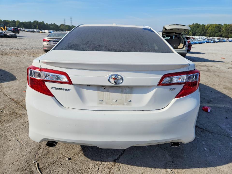70778196 :رقم المزاد ، 4T1BK1FK3EU544392 vin ، 2014 Toyota Camry مزاد بيع
