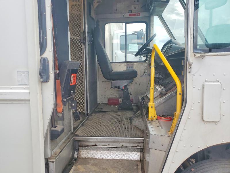 2004 Freightliner Mt45 Chassis მანქანა იყიდება აუქციონზე, vin: 4UZAANBW14CM64480, აუქციონის ნომერი: 69232876