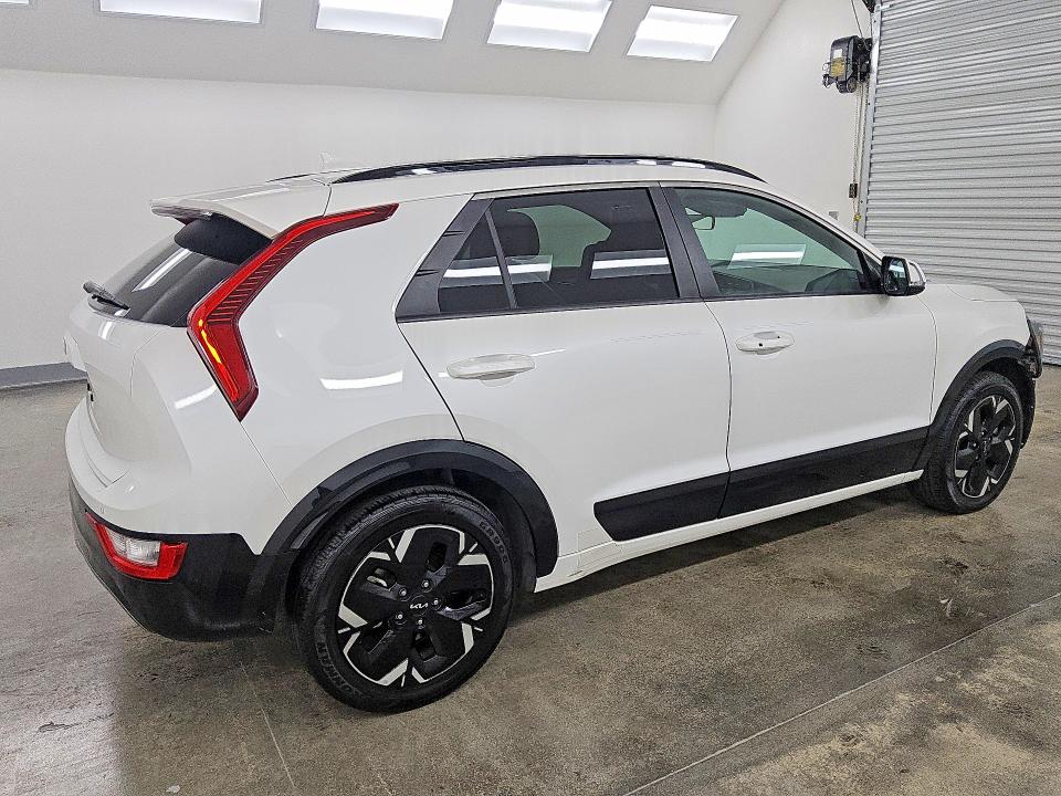 2023 Kia Niro მანქანა იყიდება აუქციონზე, vin: KNDCR3L12P5036424, აუქციონის ნომერი: 69967446
