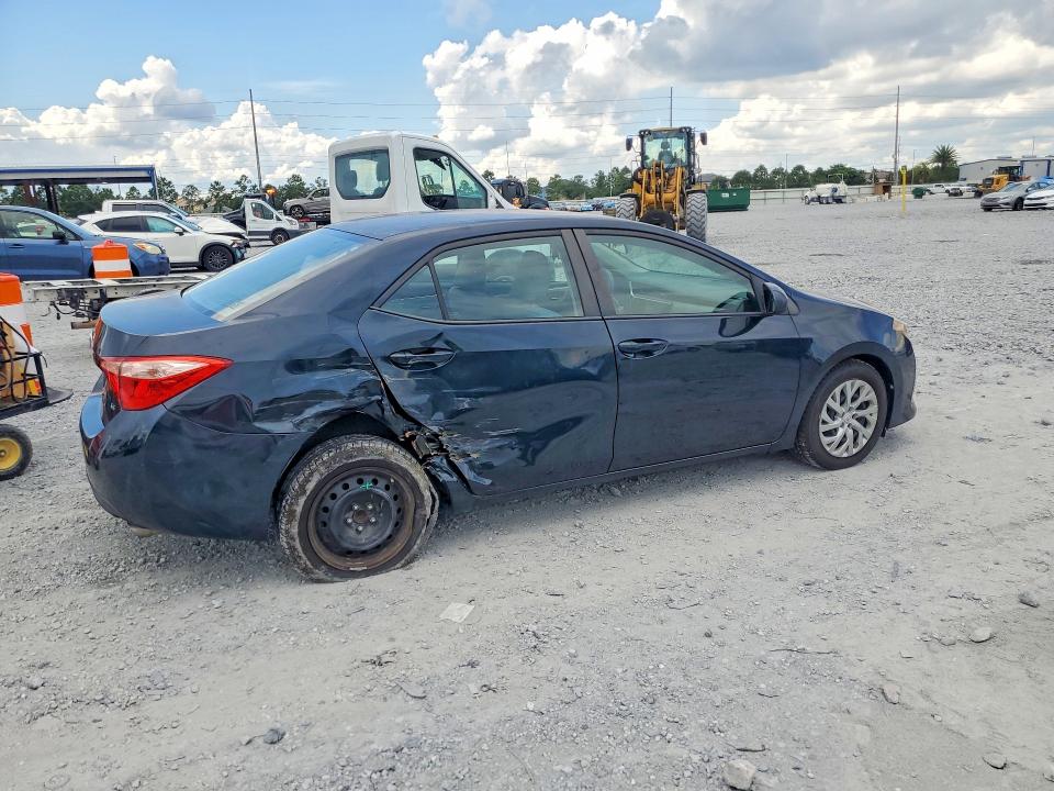 70129336 :رقم المزاد ، 2T1BURHE4HC882289 vin ، 2017 Toyota Corolla مزاد بيع