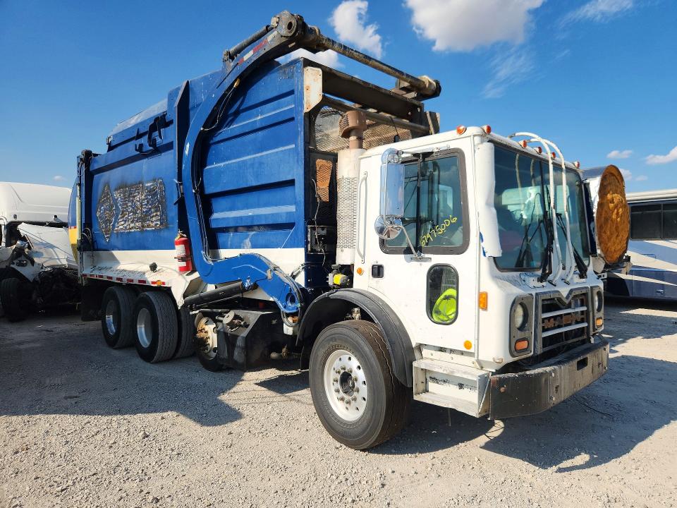 67975006 :رقم المزاد ، 1M2AV17C8DM010359 vin ، 2013 Mack Mru633 مزاد بيع