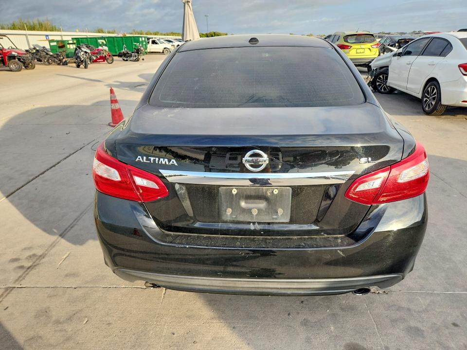 2017 Nissan Altima მანქანა იყიდება აუქციონზე, vin: 1N4AL3AP4HC250432, აუქციონის ნომერი: 70812186