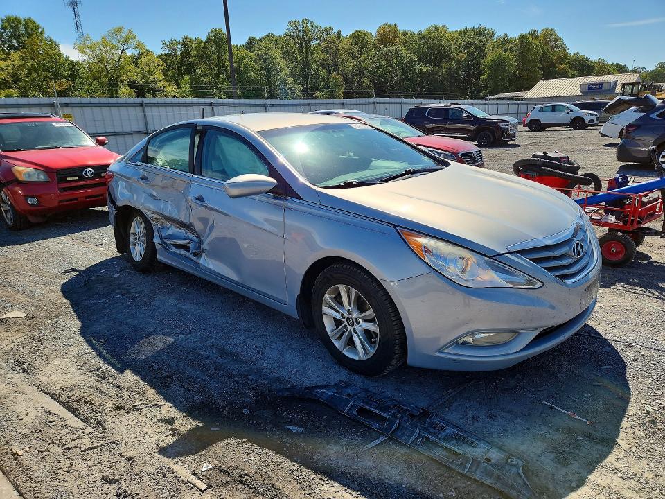 70471586 :رقم المزاد ، 5NPEB4AC5DH788623 vin ، 2013 Hyundai Sonata مزاد بيع