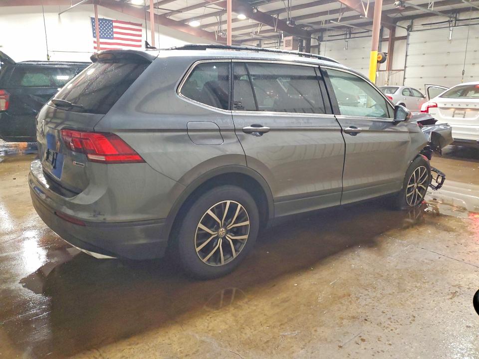 70693566 :رقم المزاد ، 3VV2B7AX9KM014536 vin ، 2019 Volkswagen Tiguan مزاد بيع