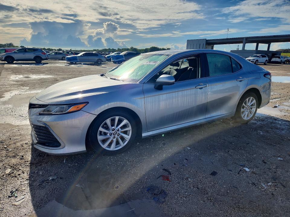 Aukcja sprzedaży 2021 Toyota Camry, vin: 4T1C11AK0MU561647, numer aukcji: 67977386