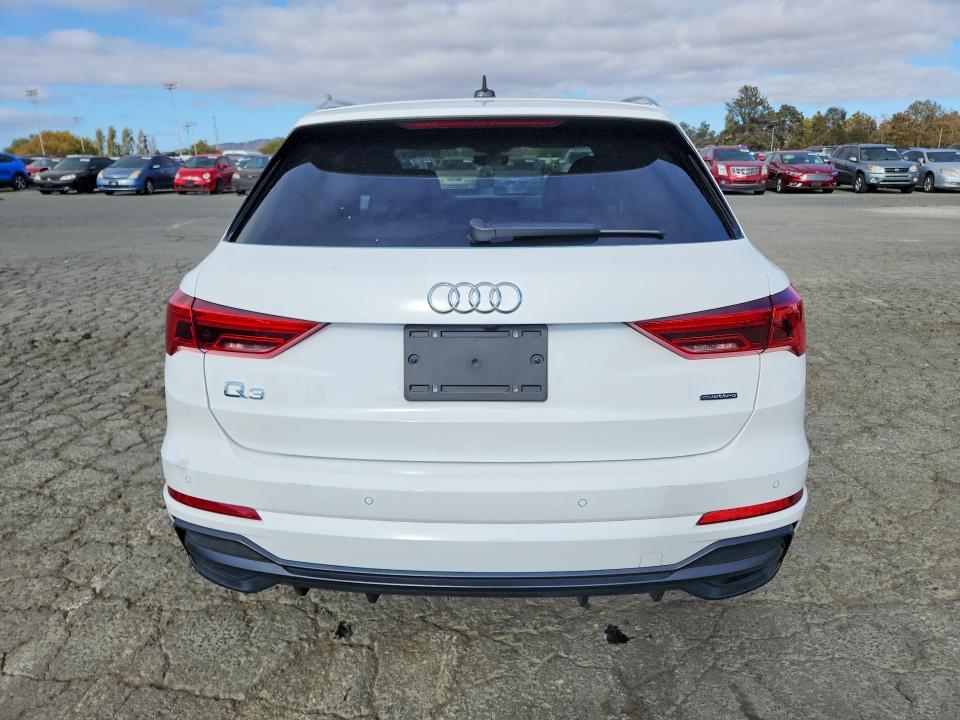 2020 Audi Q3 მანქანა იყიდება აუქციონზე, vin: WA1FECF3XL1024071, აუქციონის ნომერი: 69158676