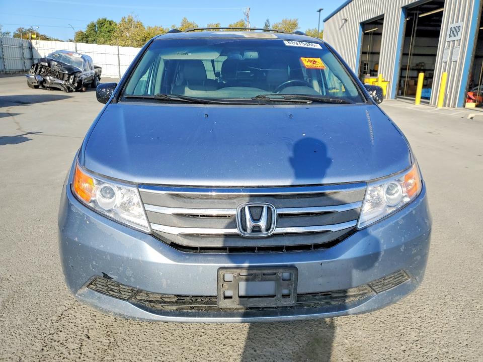 68979886 :رقم المزاد ، 5FNRL5H64BB098054 vin ، 2011 Honda Odyssey مزاد بيع