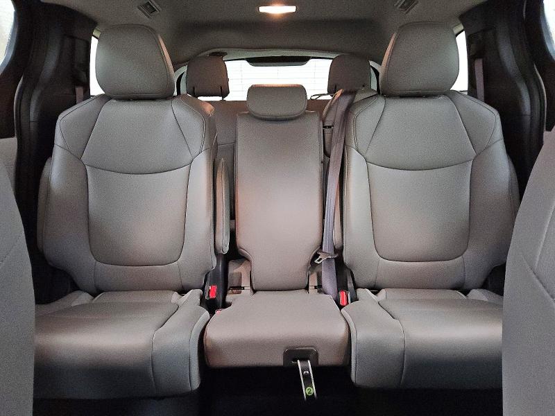 Продаж на аукціоні авто 2025 Toyota Sienna, vin: 5TDYRKEC6SS256974, номер лоту: 69942396