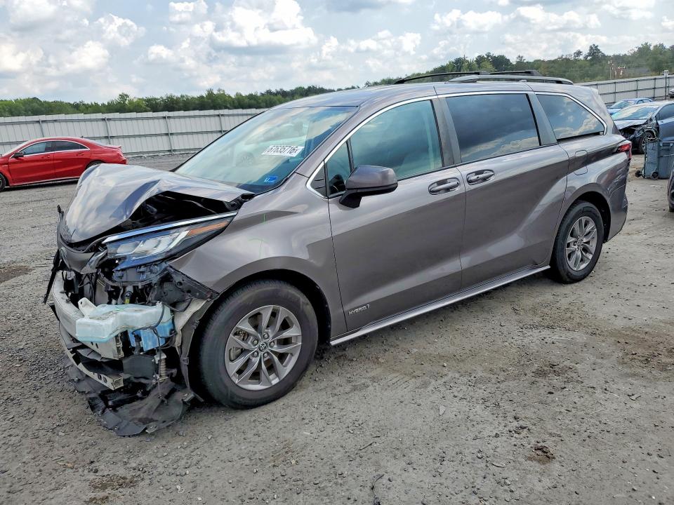 67635716 :رقم المزاد ، 5TDKRKEC2MS057042 vin ، 2021 Toyota Sienna مزاد بيع