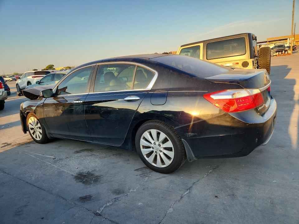 69292656 :رقم المزاد ، 1HGCR2F81FA094714 vin ، 2015 Honda Accord مزاد بيع