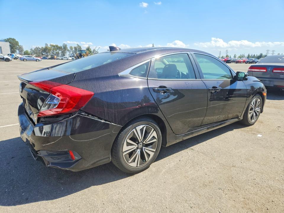 70601716 :رقم المزاد ، 2HGFC1F37HH647402 vin ، 2017 Honda Civic مزاد بيع
