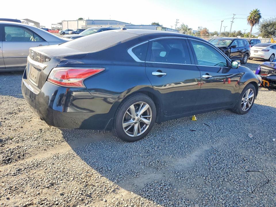 Auction sale of the 2015 Nissan Altima, vin: 1N4AL3APXFN301823, lot number: 70325696