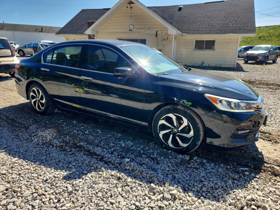 Продаж на аукціоні авто 2017 Honda Accord, vin: 1HGCR3F06HA017727, номер лоту: 68812536