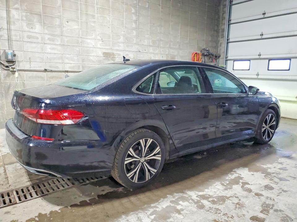 Продажа на аукционе авто 2022 Volkswagen Passat, vin: 1VWSA7A36NC008324, номер лота: 68779476