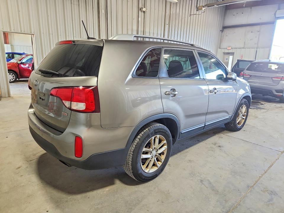 2015 Kia Sorento მანქანა იყიდება აუქციონზე, vin: 5XYKTDA61FG603973, აუქციონის ნომერი: 70441416