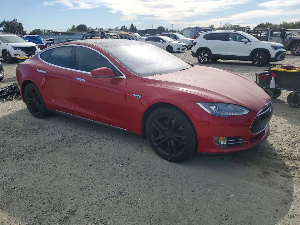 67612036 :رقم المزاد ، 5YJSA1CP8DFP22618 vin ، 2013 Tesla Model S مزاد بيع