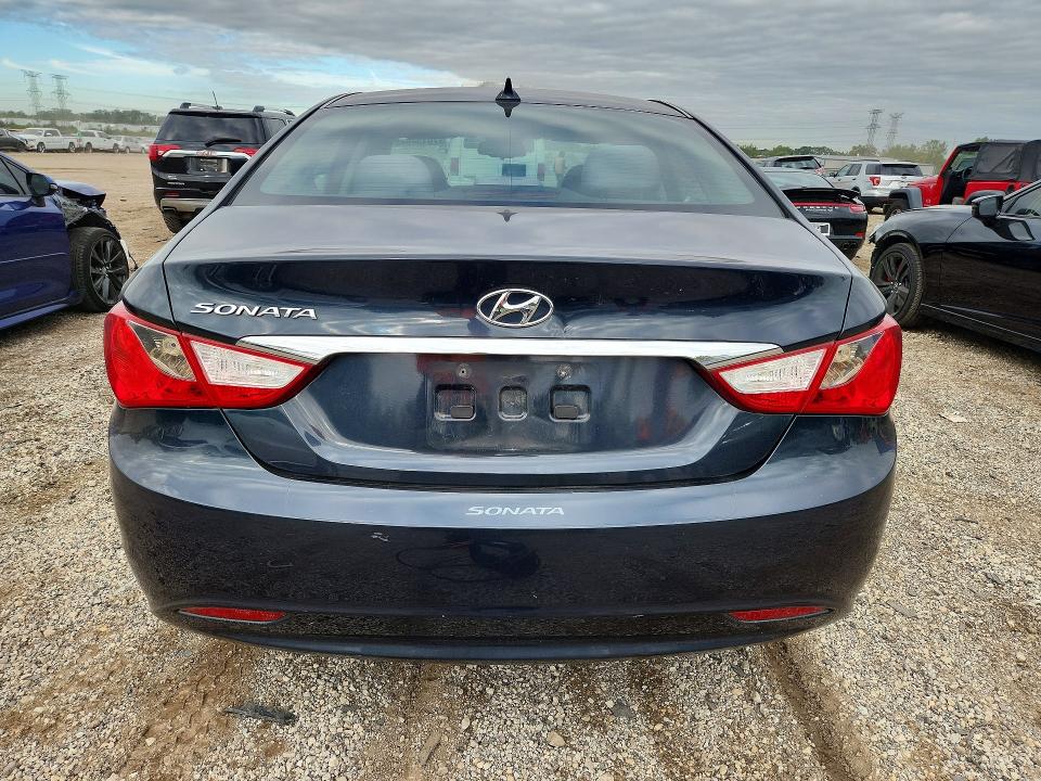 70134646 :رقم المزاد ، 5NPEB4AC5DH635286 vin ، 2013 Hyundai Sonata مزاد بيع