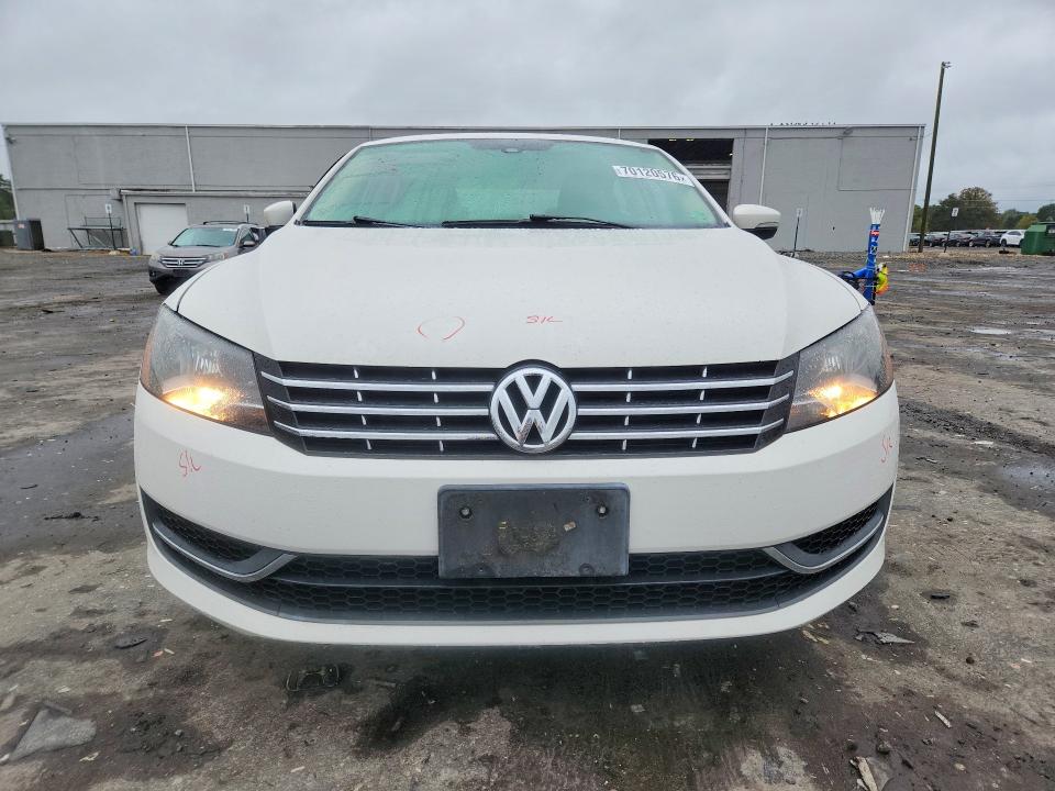 70120576 :رقم المزاد ، 1VWBN7A34EC055629 vin ، 2014 Volkswagen Passat مزاد بيع