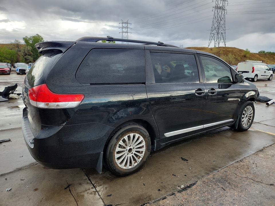 2012 Toyota Sienna მანქანა იყიდება აუქციონზე, vin: 5TDDK3DC8CS046971, აუქციონის ნომერი: 68816126