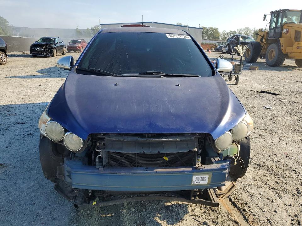 69819726 :رقم المزاد ، 1G1JD5SH0D4215958 vin ، 2013 Chevrolet Sonic مزاد بيع