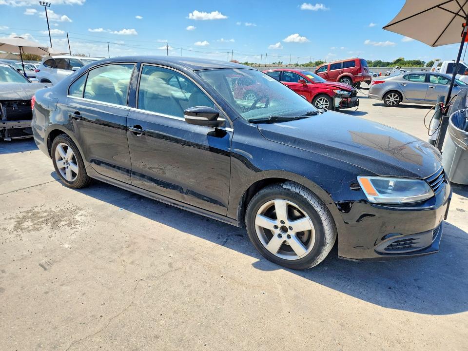 Продажа на аукционе авто 2013 Volkswagen Jetta, vin: 3VWDX7AJ2DM212153, номер лота: 67993426