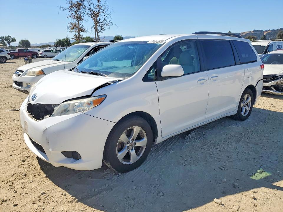 Aukcja sprzedaży 2013 Toyota Sienna, vin: 5TDKK3DC1DS287280, numer aukcji: 70092546