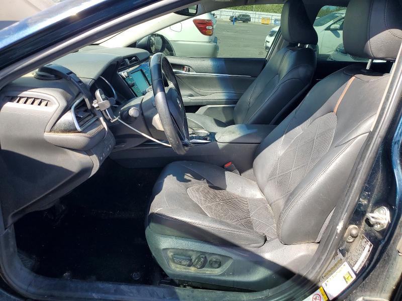 67895486 :رقم المزاد ، 4T1B11HK5JU553606 vin ، 2018 Toyota Camry مزاد بيع