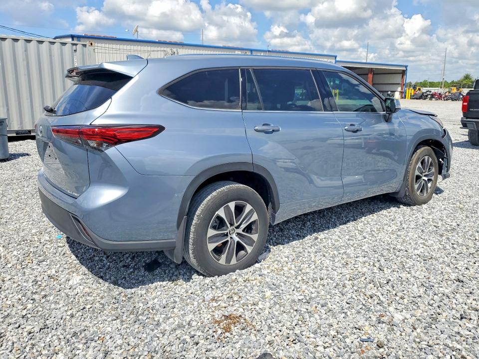 2021 Toyota Highlander მანქანა იყიდება აუქციონზე, vin: 5TDHZRBH7MS125032, აუქციონის ნომერი: 69080906