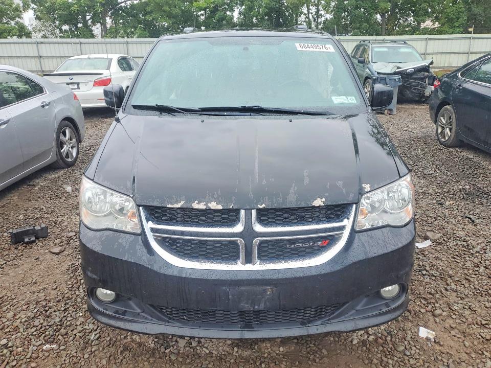 68449576 :رقم المزاد ، 2C4RDGCGXHR766090 vin ، 2017 Dodge Grand Caravan مزاد بيع